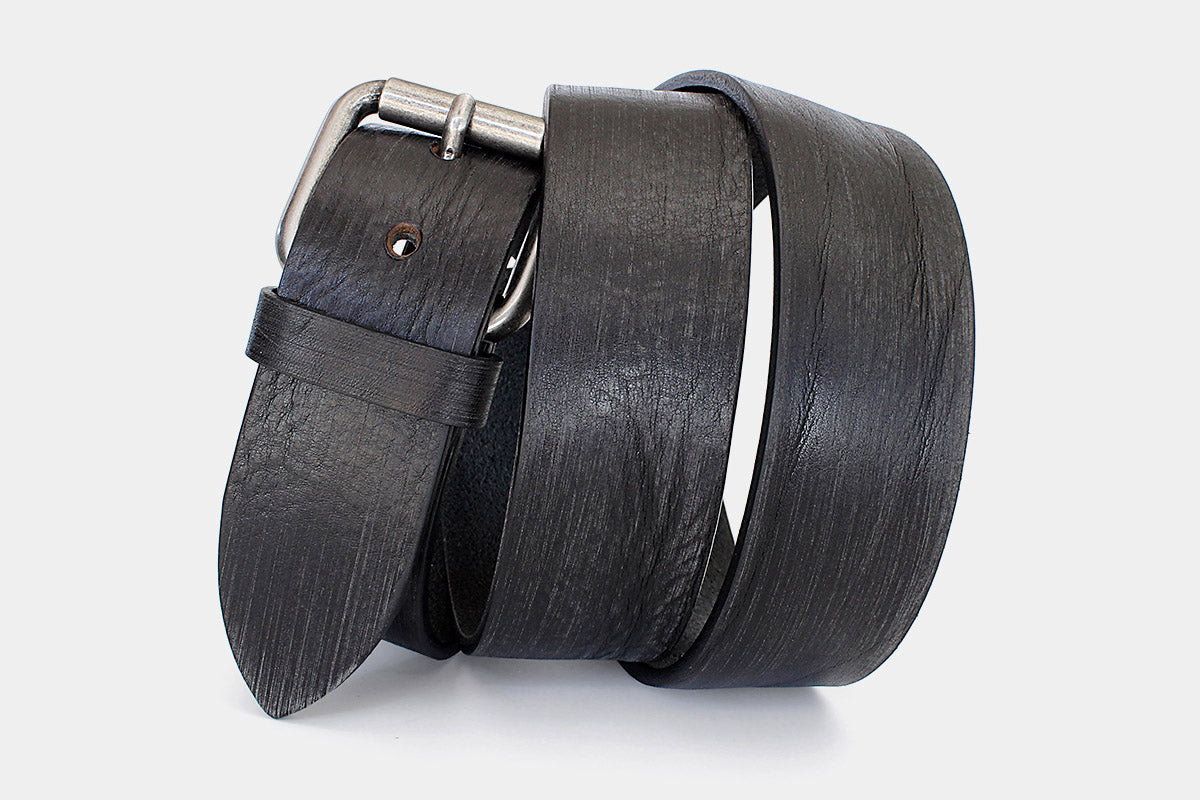 1724 Black – Distressed Solid Hide