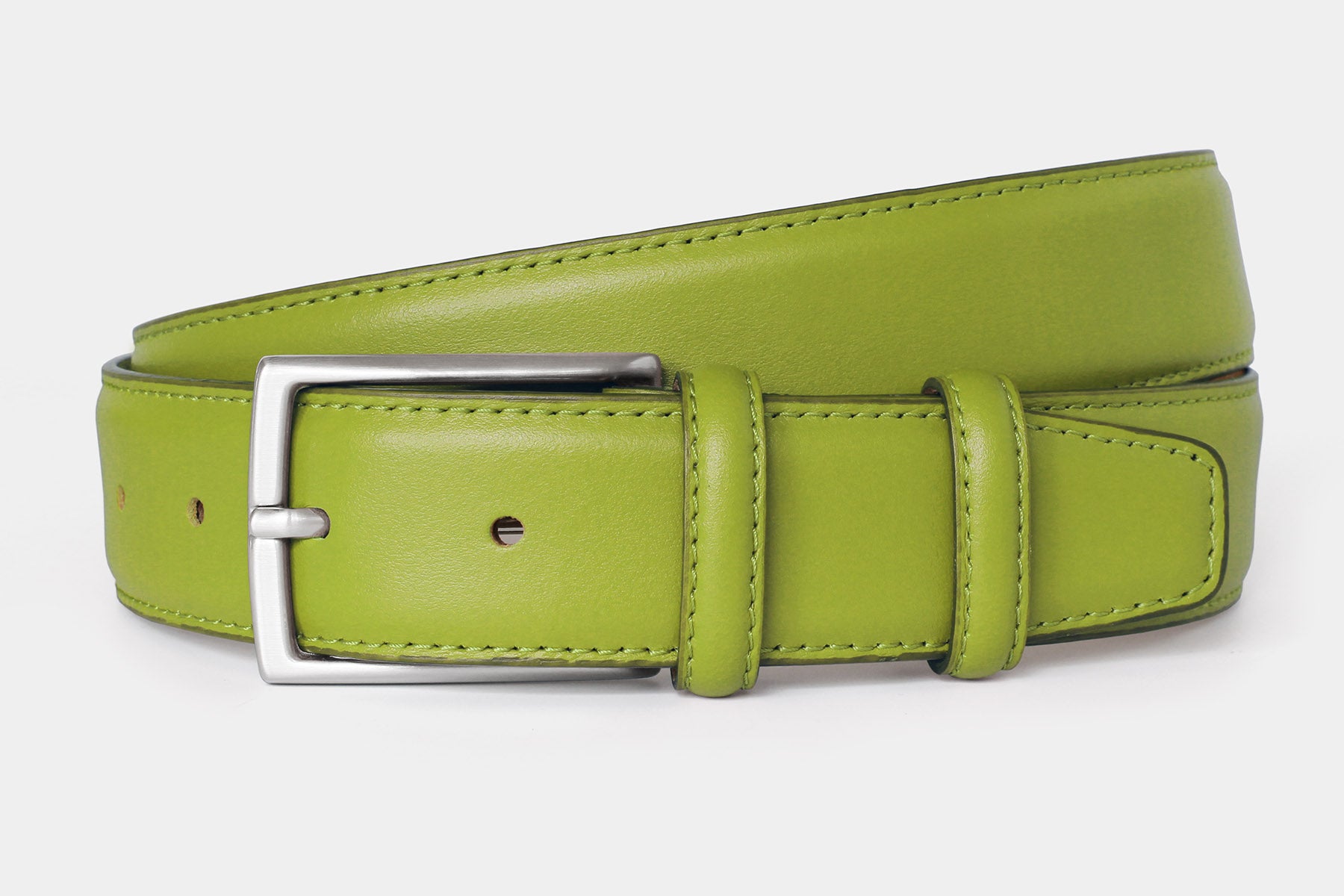 Men’s apple genuine Italian calfskin leather belt with classic solid brass buckle and stitched edge finish.