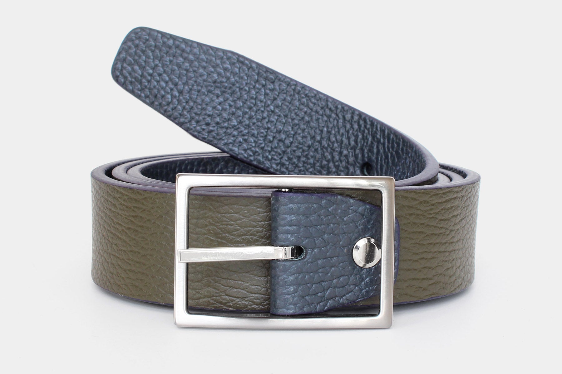 Reversible men’s belt in navy and olive genuine leather. Handmade in Italy with a silver buckle.