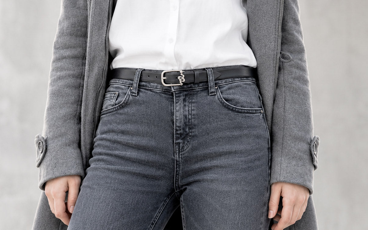 Women's slim leather belt with silver buckle for casual and smart casual outfits