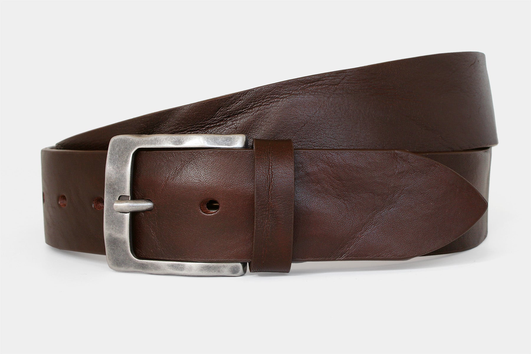 Men’s brown Italian solid hide leather jeans belt with weathered buckle. Raw cut and vegetable tanned.